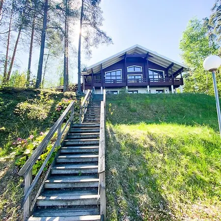 赫尔斯拉昂塔酒店 *